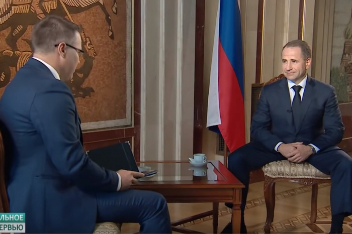 Дипломатический мэнспрэдинг