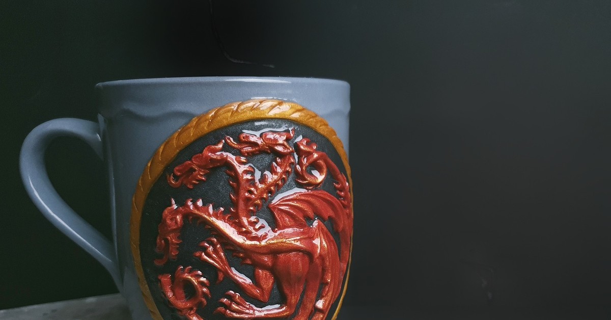 кружка с драконом из глины. дракон на кружке из полимерной глины. кружка с драконом из глины. кружка с драконом из глины. кружки с драконами из полимерной глины.