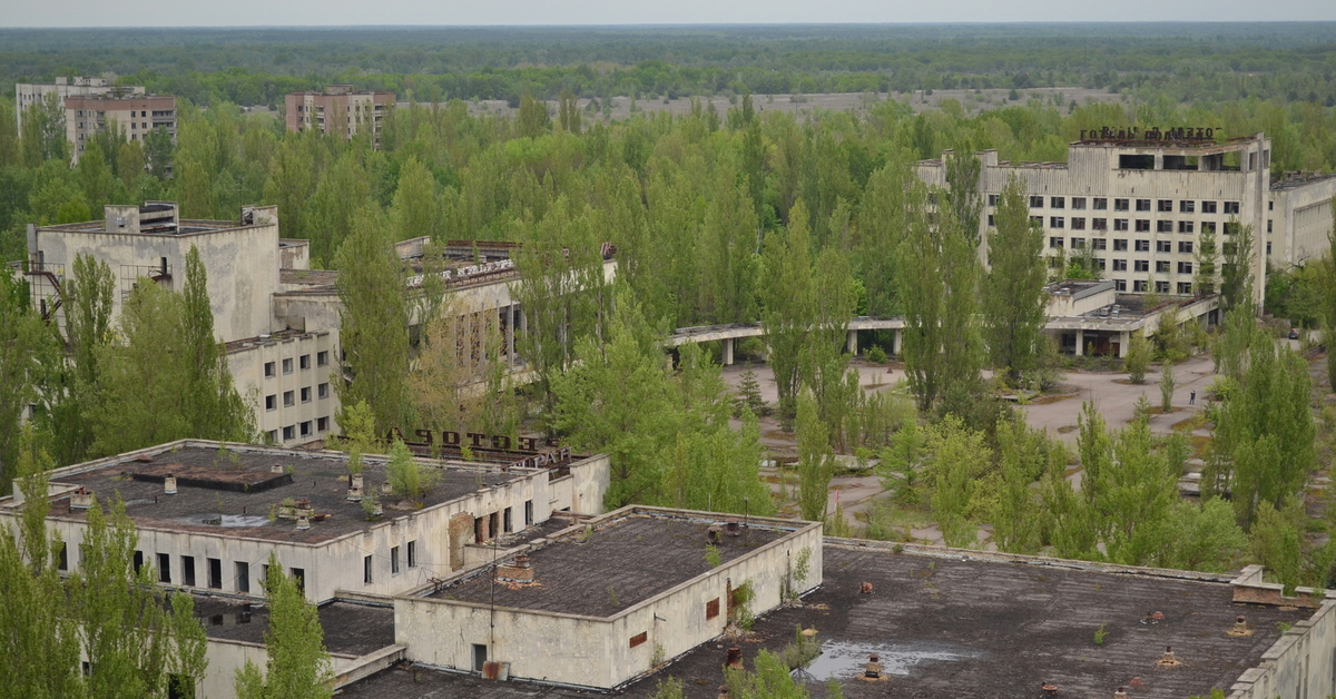 Чернобыль в наше время. Город Припять. Зона отчуждения Чернобыльской АЭС Припять. Чернобыль город Припять сейчас. Припять 2000 май.