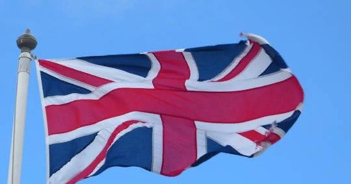 Лондон предложил. Британский флаг. Флаг Британии и Украины. Британия флаг правительство здание. Лоббизм в Великобритании.