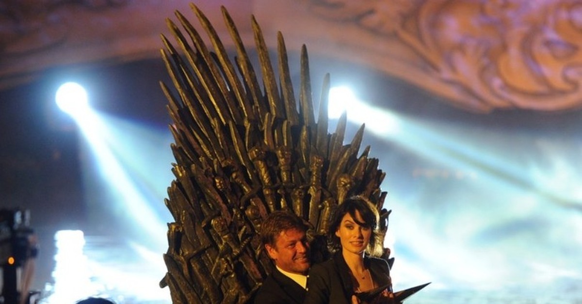 Кто занял железный трон. Железный трон баратеон. Железный трон серсея. Ходор на железном троне. Кто занял железный трон.