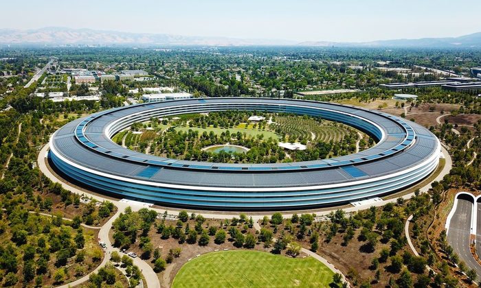 Apple Park стоит $4,17 млрд. В 2,5 раза дороже Бурдж-Халифа Apple Park является одним из самых дорогих зданий в мире.
