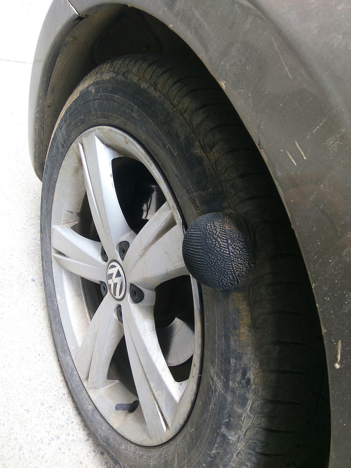 Грыжа на колесе