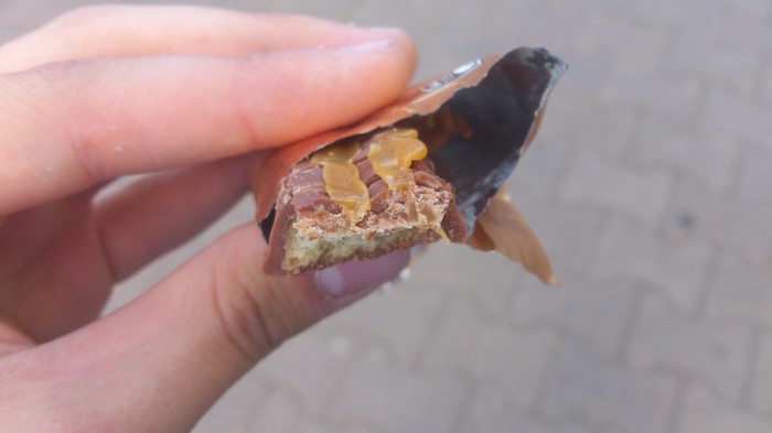 Диверсия на фабрике левых палочек Твикс