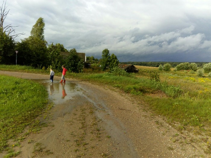 Приехала в деревню на каникулы. Каникулы в деревне. Деревенские каникулы. Фото Деревенские каникулы. В деревне каникулы на озере.