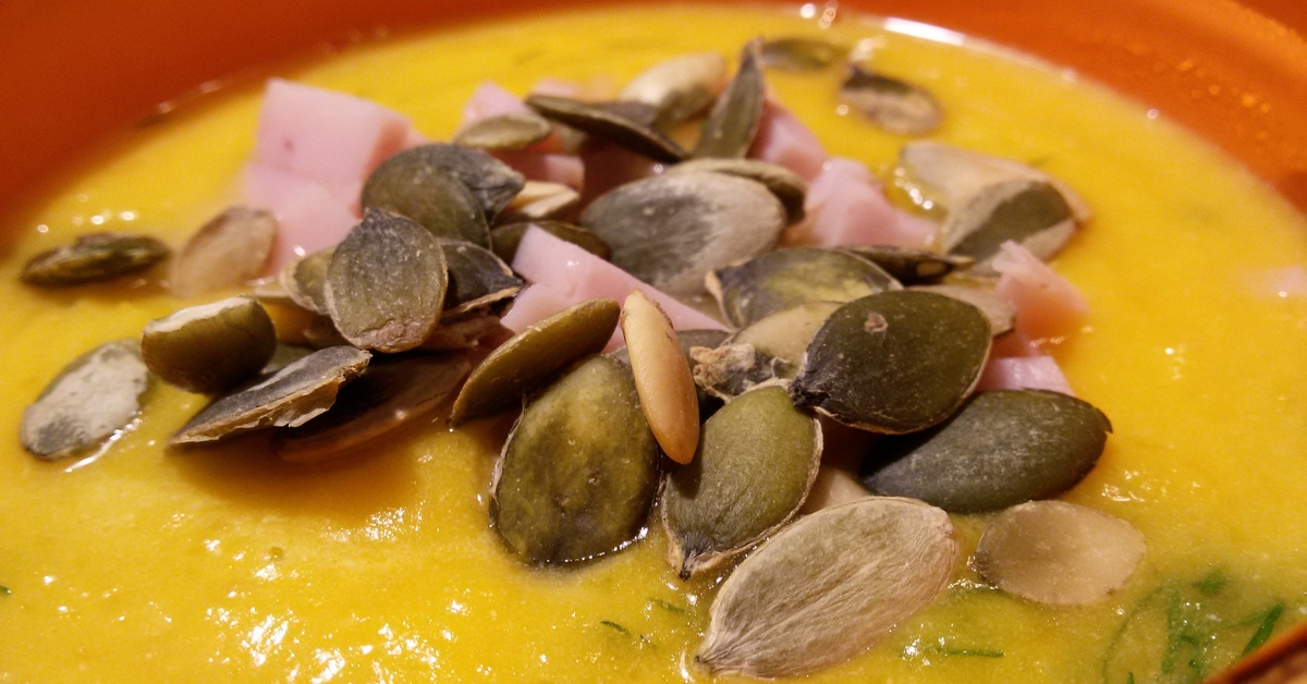 Рецепты с семенами тыквы. Жареные тыквенные семечки. Салат с тыквенными семечками. Рецепты с семенами тыквы. Как пожарить тыквенные семечки.