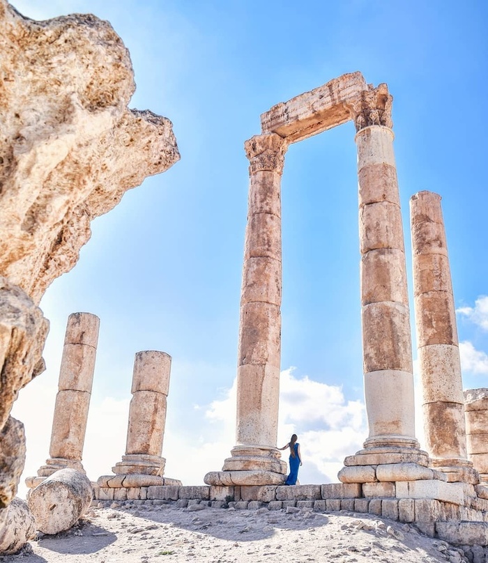 "Я работаю стюардессой и хочу без прикрас рассказать о своей профессии" ADME, Текст, Стюардесса, Самолет, Блог, Красивая девушка, Instagram, Авиаперелеты, Пассажиры, Длиннопост