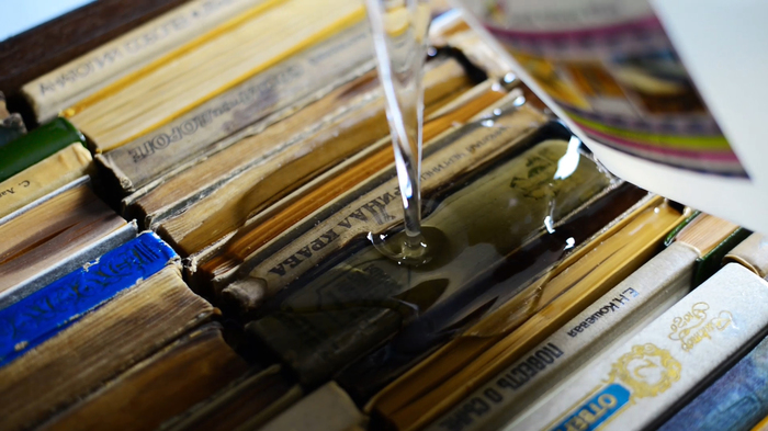 Делаем стол из эпоксидной смолы и старых книг. Мебель, Эпоксидная смола, Стол из эпоксидки, Работа с деревом, Реставрация, Крафт, Стол, Видео, Длиннопост