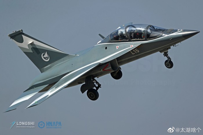 . L-15B. , , , , ,  