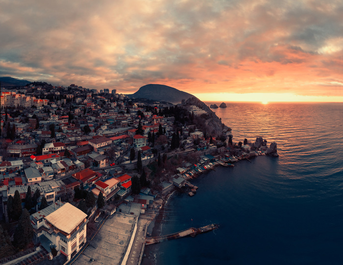 Зимний рассвет в Крыму