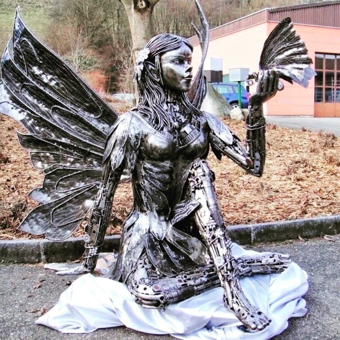 Показалось