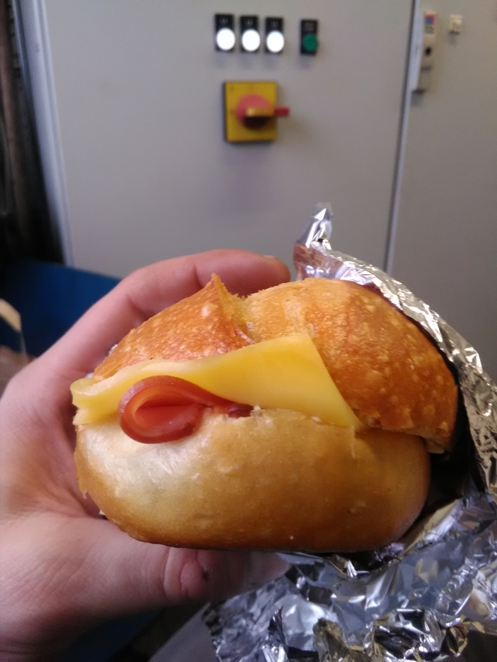 Так мне буиер рожи корчил. Спокойной ночи