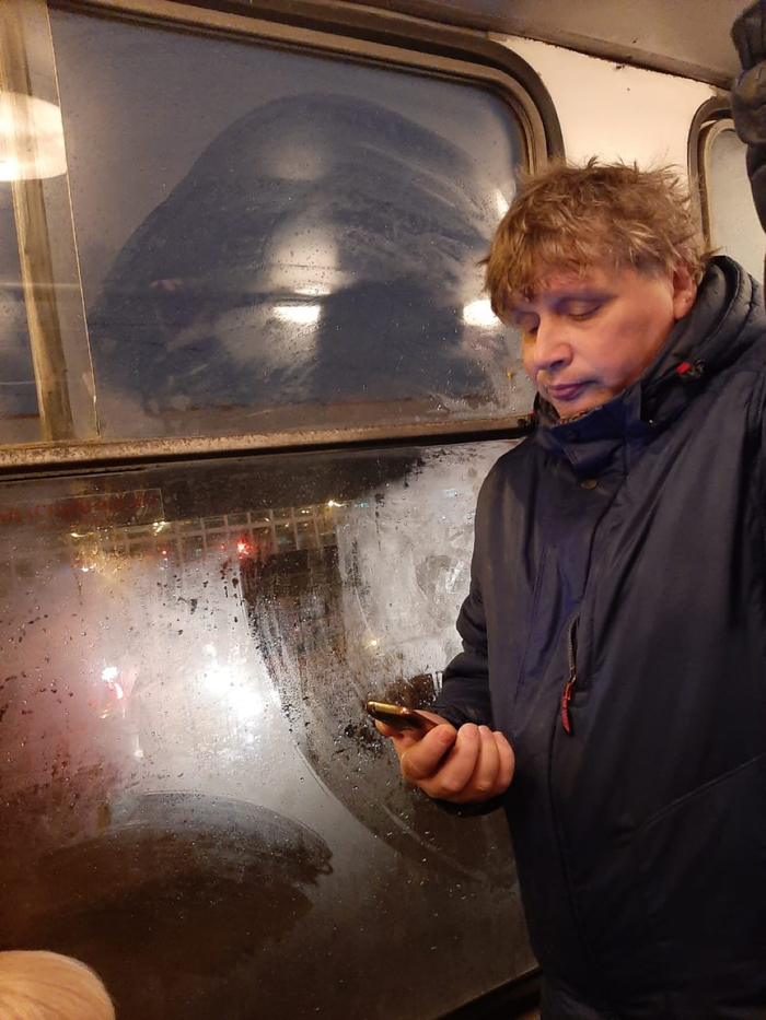 Ехала сегодня в трамваем работы с Дальневосточного на Ломоносовскую, а там сам Борис....(События происходили в городе Санкт-Петербурге)