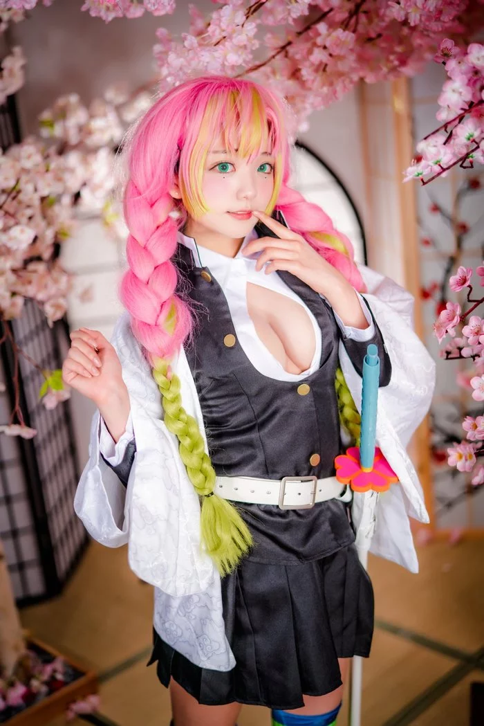 Mitsuri Kanroji Mitsuri Kanroji, Kimetsu No Yaiba, Косплей, Красивая девушка, Длиннопост