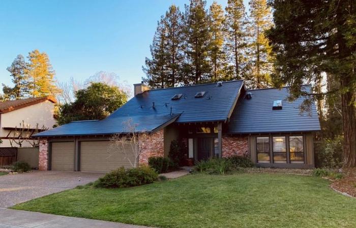 Илон Маск установит солнечные крыши в Европе и Китае