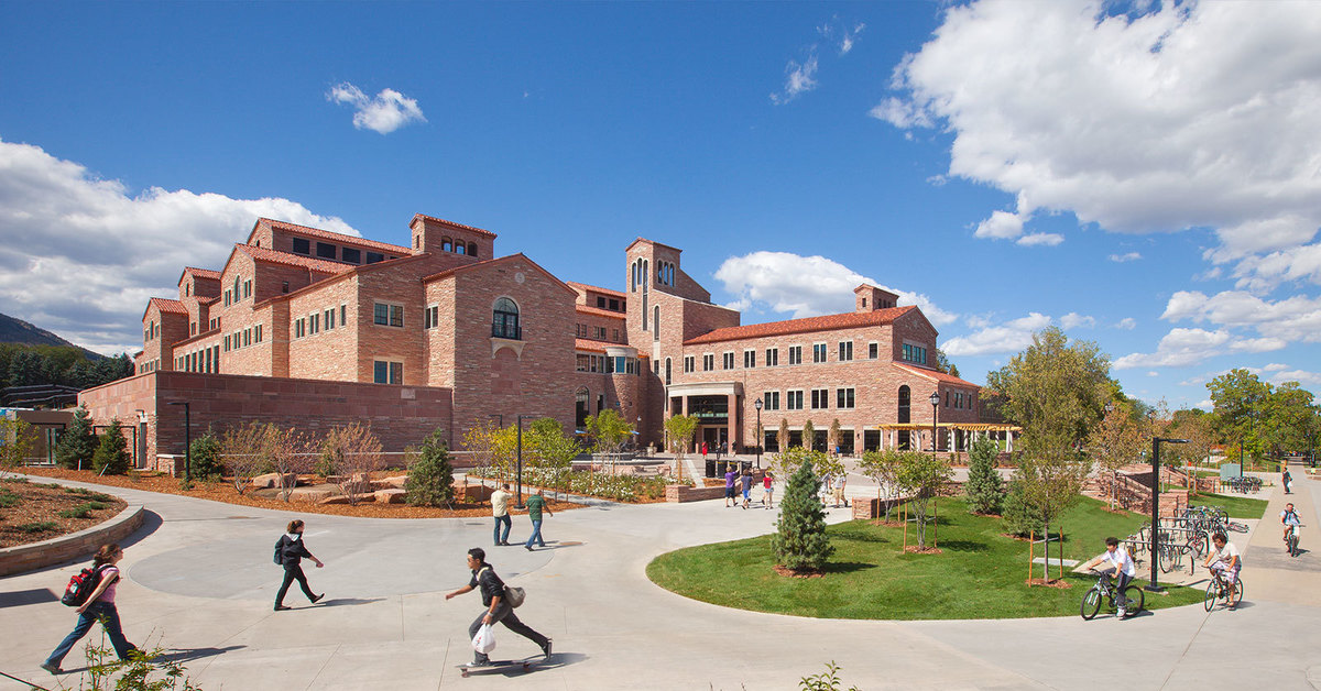 Боулдер колорадо. Университета Колорадо болдер. Университет Колорадо в Боулдере. Боулдер штат Колорадо. Колорадский университет в Боулдере.