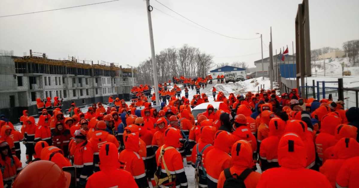 Увольнение бастующих 6 букв. Забастовка. Рабочие бастуют. Забастовка рабочих. Забастовка рабочих в России.