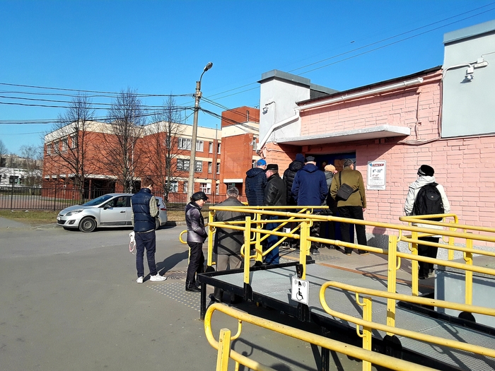 ������ ����� � . . 