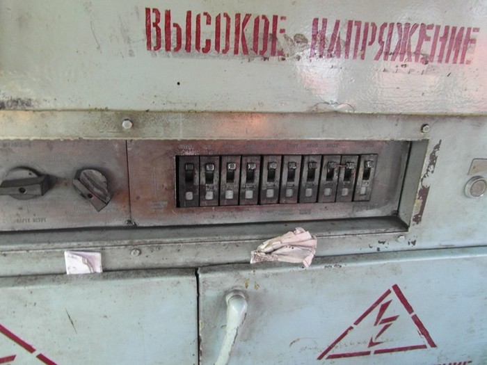Осмотр тепловоза ЧМЭ- 3 помощником при приёмке Тепловоз, Железная дорога, Осмотр, Тепловоз чмэ3, Помощник машиниста, Познавательно, Интересное, Маневровый тепловоз, Длиннопост