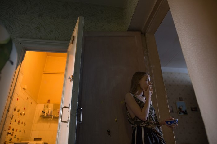 Фотографии девушек в их коммуналках и общагах Девушки, Фотография, Коммуналка, Фотопроект, Красивое, Красота, Длиннопост