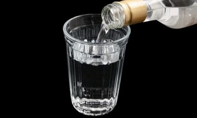 Стакан водки залпом: как выпить не поморщившись | Пикабу