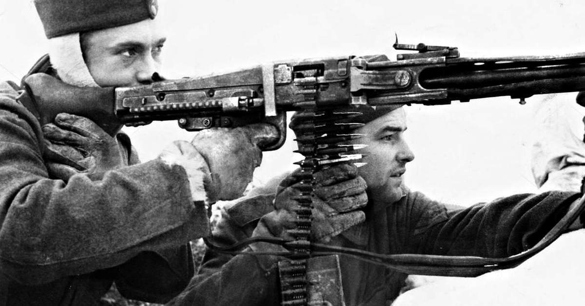 Автоматчик. Пила Гитлера немецкий пулемет MG.42. MG 42 