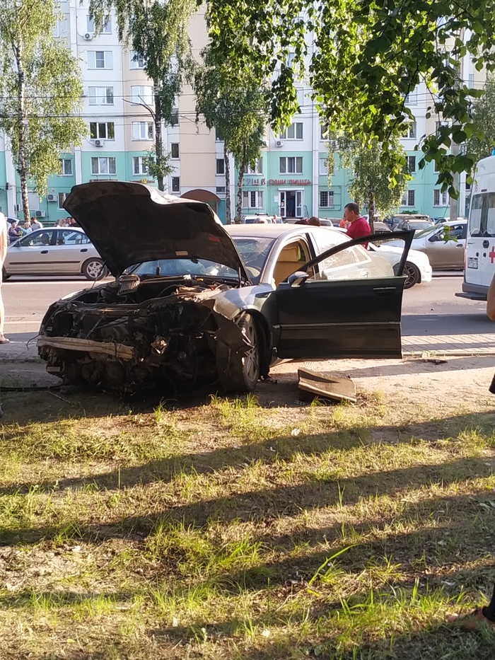 В Воронеже водитель снес семью Авто, Audi, ДТП, Авария, Негатив, Воронеж, Видео, Длиннопост