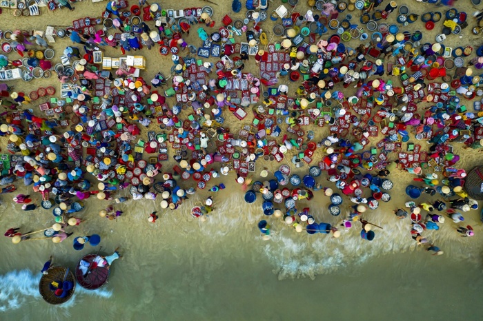 Фото дня: После ночной рыбалки