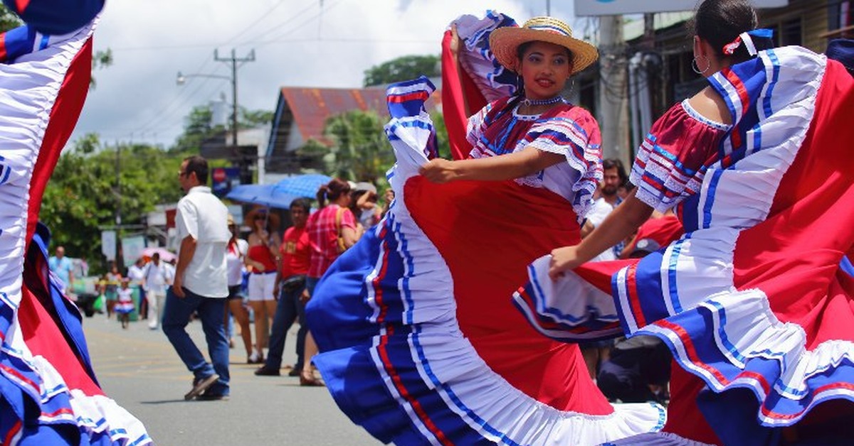 De costa rica. Коста Рика национальный костюм. Коста Рика нац костюмы. Коста Рика нац костюмы национальные. Коста Рика день независимости.