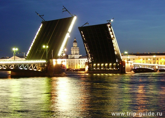 Развод Дворцового моста