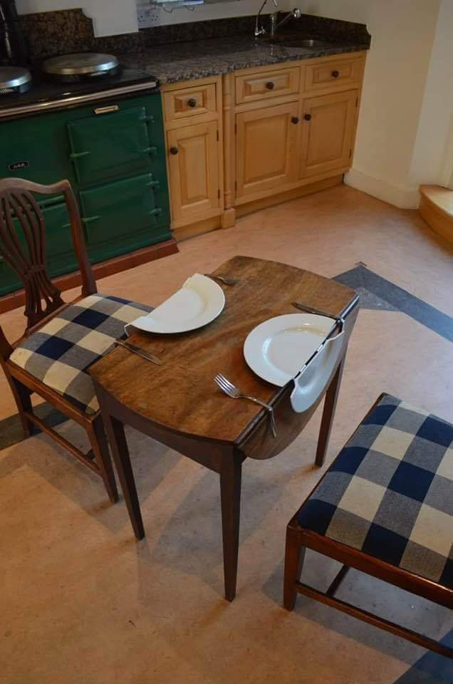 Дали в гробу вздрогнул