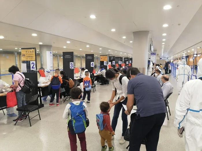 Как встречает Китай приезжих во время пандемии Китай, Коронавирус, Жизненно, Видео, Длиннопост