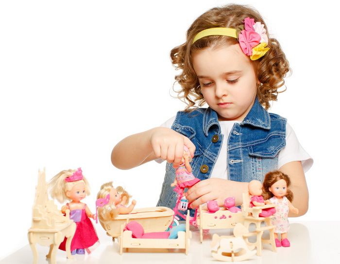Игра с куклой — мир реальности. Роль куклы в жизни ребёнка