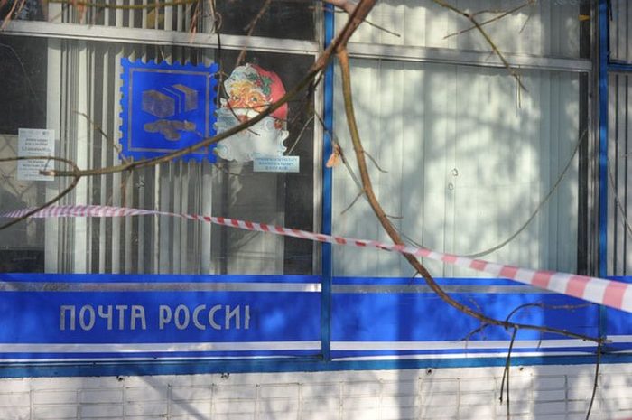 Полиция ищет хулигана, самовольно демонтировавшего в почтовом отделении ящик для доносов