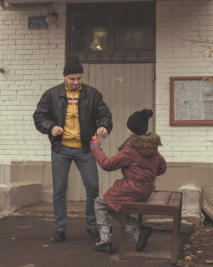 Говорят, что сейчас дети испорченные. Как по мне, нормальные дети, и сигареты хорошие курят. Классика, никакого айкоса