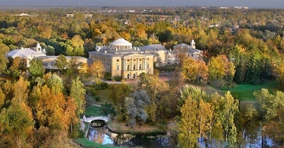 Павловск санкт петербург фото. Музей-заповедник Павловск в Санкт-Петербурге. Павловск дворец-музей. Дворцово-парковый ансамбль Павловска. Музей заповедник в Павловске СПБ.