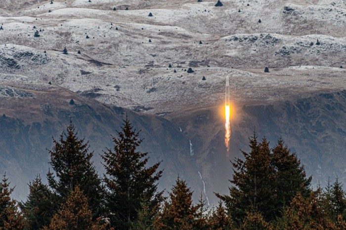 Rocket 3.2         , Max-q, 