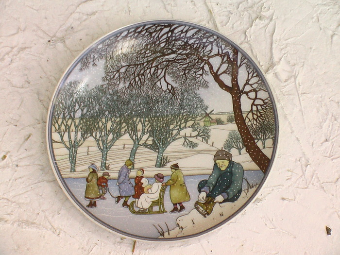 Вот такая тарелочка. Зима.Понятное дело