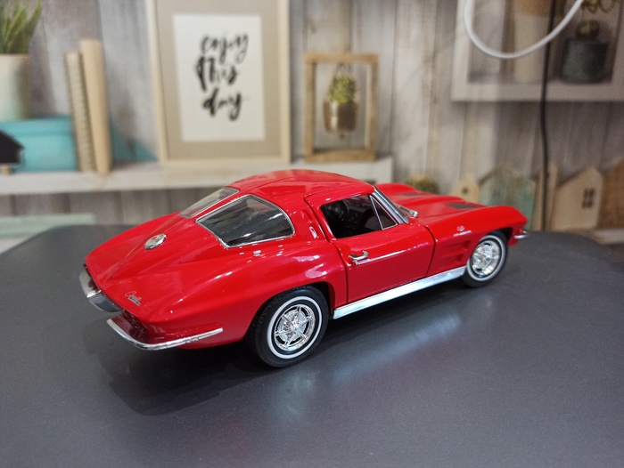    ( 1) 1:24, , Ferrari, Chevrolet corvette, , 