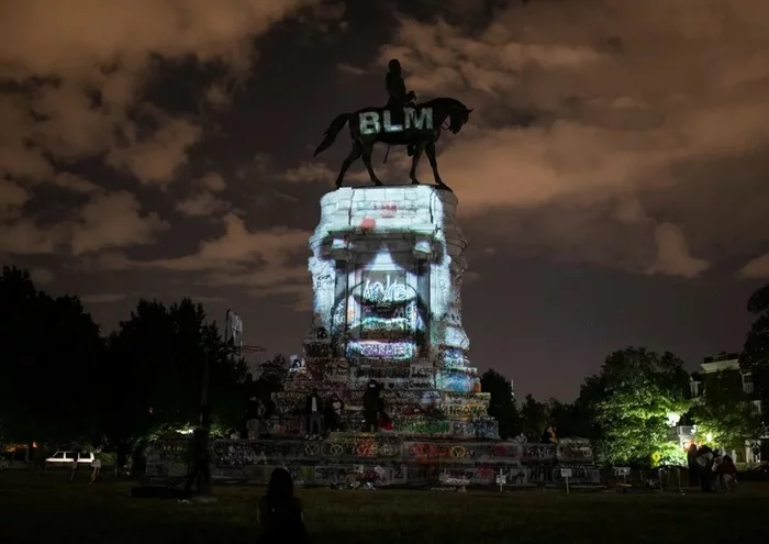 События 2020 года в фотографиях Фотография, Репортаж, 2020, Подборка, Фотограф, События, СМИ, Россия, Республика Беларусь, Комета, Война, Память, Длиннопост