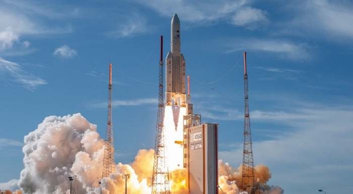 Arianespace       SpaceX Arianespace, SpaceX, , , 
