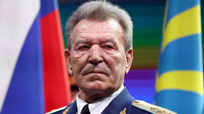 От коронавируса умер известный летчик Николай Антошкин