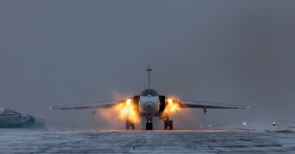 Форум су. Летчик испытатель Су-24. Вертолет Су 24. Ночной взлёт Су 24. Су 24 Ейск.