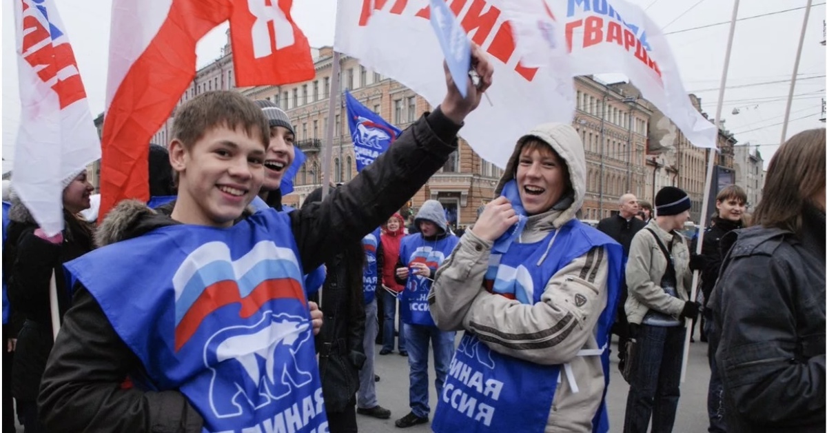 Партия народа. Митинг Единой России. Дети на митинге Единой России. Митинг за единую Россию. Митинг в поддержку Единой России.