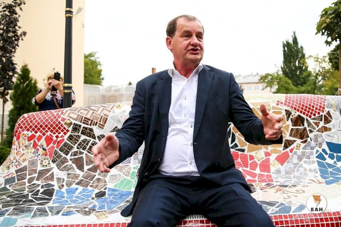 В Екатеринбурге бизнесмен-патриот снял духоподъемный ролик в поддержку Путина (ВИДЕО)