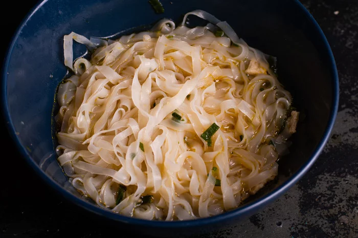 Рисовая лапша pho. Vifon pho bo. Лапша pho. Лапша БПШКА. БПШКА на сковороде.