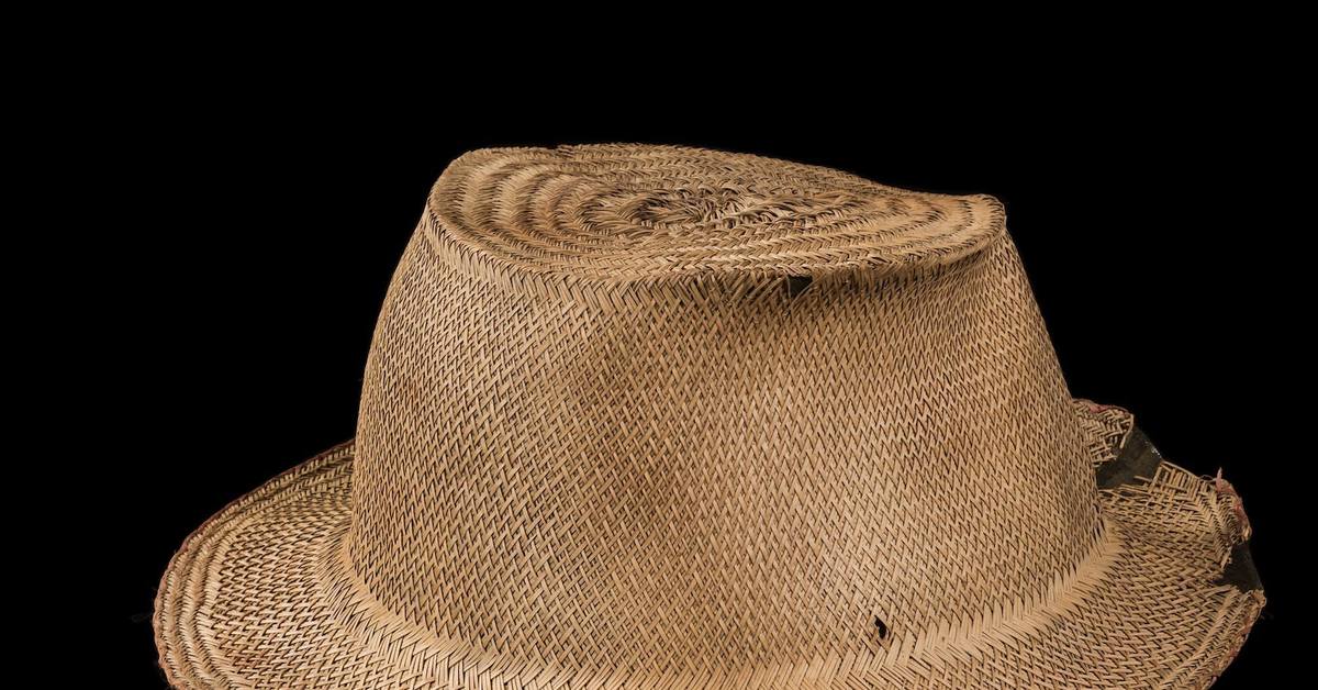 Старая шляпа. Самая Старая шляпа в мире. Straw hat.