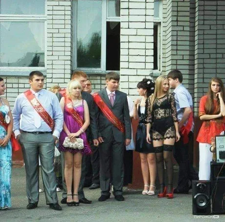 Выпускница в белом белье