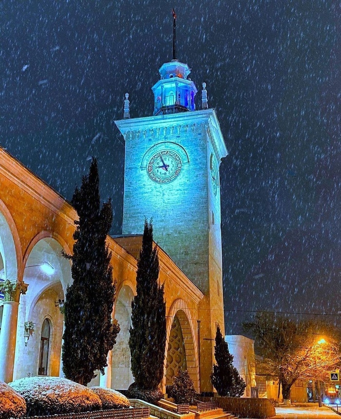 Таины башни с часами Симферопольского вокзала