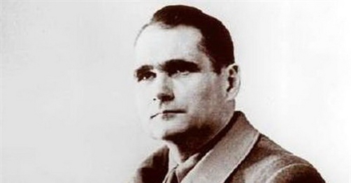 Гесс. Рудольф Гесс. Рудольф Гесс 1941 арест. Рудольф Гесс 10 мая 1941. Могила Рудольфа Гесса.